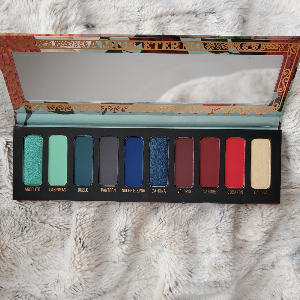 Muerte Eyeshadow Palette Melt Cosmetics - Picture 3 of 13